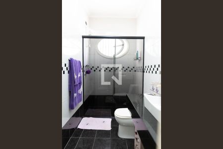 Casa à venda com 253m², 3 quartos e 7 vagas Casa à venda com 253m², 3 quartos e 7 vagasBanheiro Social