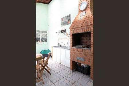 Casa à venda com 253m², 3 quartos e 7 vagas Casa à venda com 253m², 3 quartos e 7 vagasÁrea comum - Churrasqueira