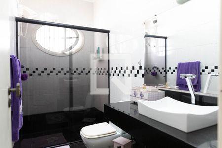 Casa à venda com 253m², 3 quartos e 7 vagas Casa à venda com 253m², 3 quartos e 7 vagasBanheiro Social