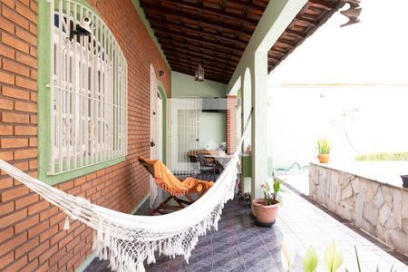 Casa à venda com 253m², 3 quartos e 7 vagas Casa à venda com 253m², 3 quartos e 7 vagasÁrea Externa