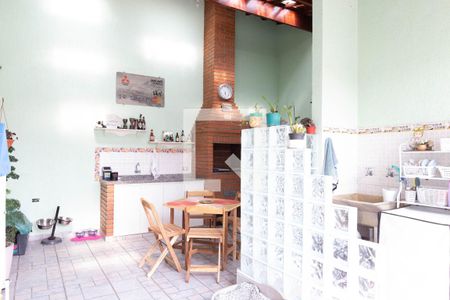 Casa à venda com 253m², 3 quartos e 7 vagas Casa à venda com 253m², 3 quartos e 7 vagasÁrea comum - Churrasqueira