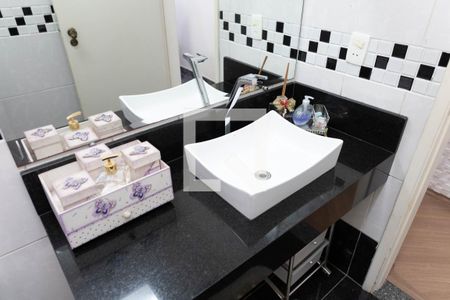 Casa à venda com 253m², 3 quartos e 7 vagas Casa à venda com 253m², 3 quartos e 7 vagasBanheiro Social