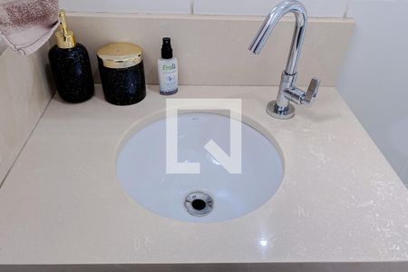 Casa de condomínio à venda com 103m², 2 quartos e 1 vagaBanheiro da Suíte 1