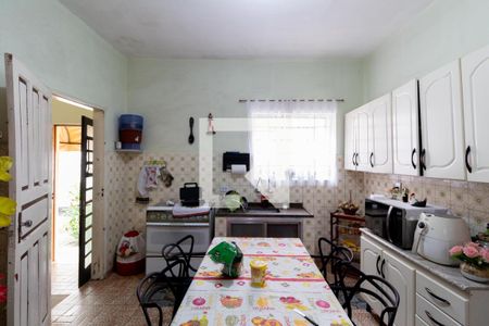 Casa à venda com 512m², 4 quartos e 2 vagas Casa à venda com 512m², 4 quartos e 2 vagasCasa 2 Cozinha