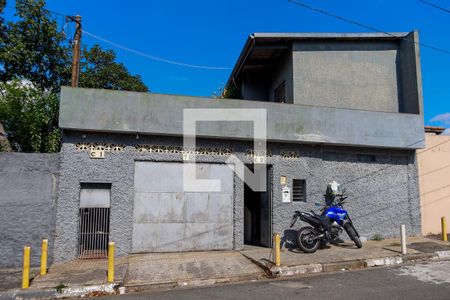 Casa à venda com 372m², 7 quartos e 4 vagas Casa à venda com 372m², 7 quartos e 4 vagasFachada