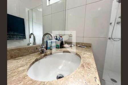 Casa à venda com 120m², 3 quartos e 1 vagaBanheiro 