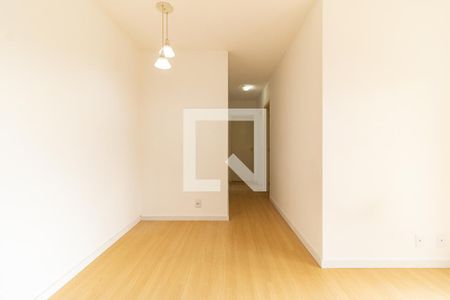 Sala de apartamento para alugar com 2 quartos, 77m² em Vila Firmiano Pinto, São Paulo