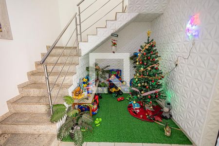 Casa de condomínio à venda com 160m², 2 quartos e 2 vagasEscada / acesso 2º andar