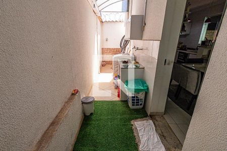 Casa de condomínio à venda com 160m², 2 quartos e 2 vagasArea de serviço 