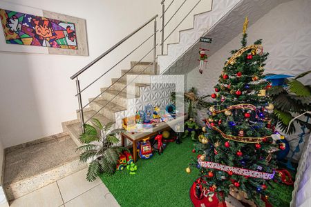 Casa de condomínio à venda com 160m², 2 quartos e 2 vagasEscada / acesso 2º andar