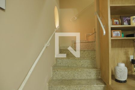 Casa à venda com 127m², 3 quartos e 2 vagasEscada