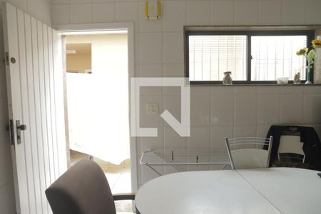 Casa à venda com 127m², 3 quartos e 2 vagasCozinha