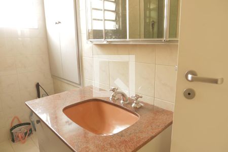 Casa à venda com 127m², 3 quartos e 2 vagasBanheiro Social