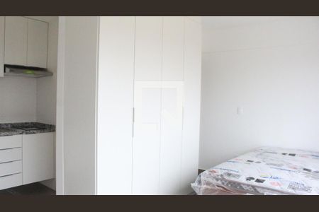 Sala / Quarto de kitnet/studio para alugar com 1 quarto, 28m² em Jardim São Paulo, São Paulo