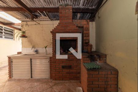 Casa à venda com 450m², 2 quartos e 4 vagas Casa à venda com 450m², 2 quartos e 4 vagasChurrasqueira