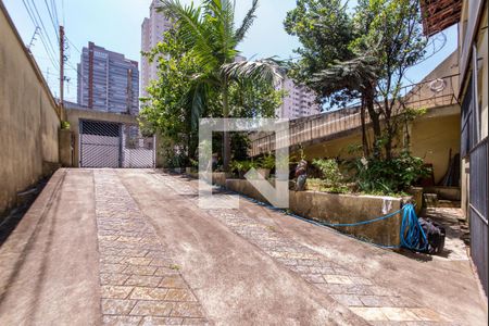 Casa à venda com 450m², 2 quartos e 4 vagas Casa à venda com 450m², 2 quartos e 4 vagasGaragem