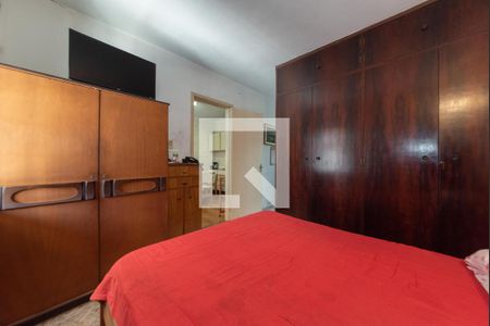 Casa à venda com 450m², 2 quartos e 4 vagas Casa à venda com 450m², 2 quartos e 4 vagasSuíte