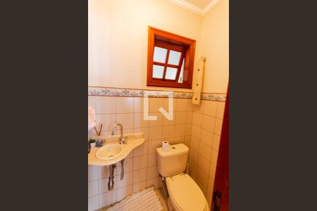 Casa à venda com 200m², 3 quartos e 3 vagas Casa à venda com 200m², 3 quartos e 3 vagasLavabo
