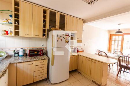 Casa à venda com 200m², 3 quartos e 3 vagas Casa à venda com 200m², 3 quartos e 3 vagasCozinha