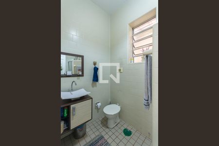 Casa à venda com 250m², 4 quartos e 2 vagasBanheiro primeiro andar