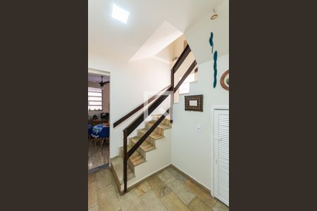 Casa à venda com 250m², 4 quartos e 2 vagasHall primeiro andar