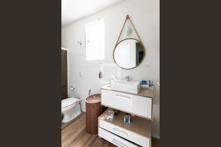 Casa à venda com 250m², 4 quartos e 2 vagasBanheiro segundo andar