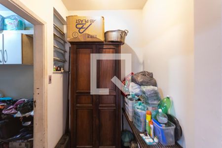 Casa à venda com 250m², 4 quartos e 2 vagasQuarto de Serviço