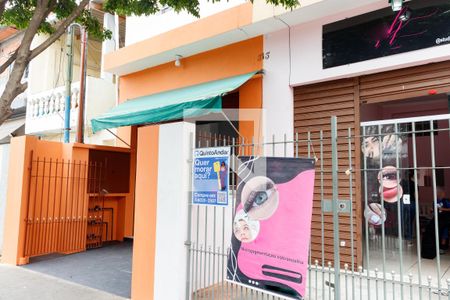 Casa à venda com 186m², 3 quartos e 5 vagas Casa à venda com 186m², 3 quartos e 5 vagasÁrea externa