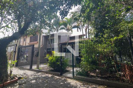 Casa à venda com 174m², 4 quartos e 2 vagasFachada
