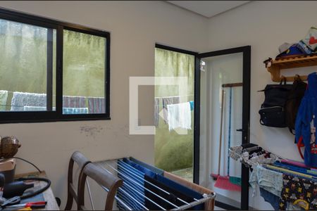 Casa de condomínio à venda com 300m², 5 quartos e 1 vaga Casa de condomínio à venda com 300m², 5 quartos e 1 vagaÁrea de Serviço