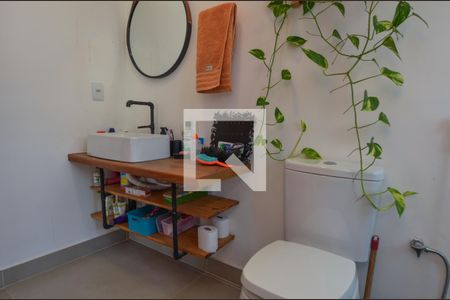 Casa de condomínio à venda com 300m², 5 quartos e 1 vaga Casa de condomínio à venda com 300m², 5 quartos e 1 vagaBanheiro da Suíte 1