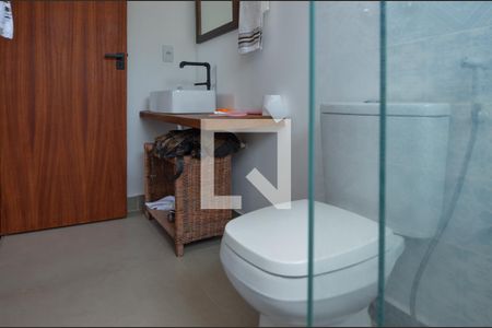 Casa de condomínio à venda com 300m², 5 quartos e 1 vaga Casa de condomínio à venda com 300m², 5 quartos e 1 vagaBanheiro da Suíte 2