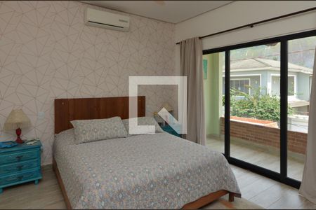 Casa de condomínio à venda com 300m², 5 quartos e 1 vaga Casa de condomínio à venda com 300m², 5 quartos e 1 vagaSuite 1