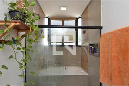 Casa de condomínio à venda com 300m², 5 quartos e 1 vaga Casa de condomínio à venda com 300m², 5 quartos e 1 vagaBanheiro da Suíte 1