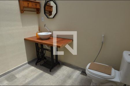 Casa de condomínio à venda com 300m², 5 quartos e 1 vaga Casa de condomínio à venda com 300m², 5 quartos e 1 vagaBanheiro