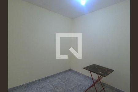 Quarto 01 Piso de baixo ao lado da sala de casa para alugar com 3 quartos, 80m² em Parque Continental Iii, Guarulhos
