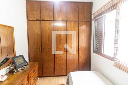 Casa à venda com 170m², 3 quartos e 3 vagas Casa à venda com 170m², 3 quartos e 3 vagasQuarto 2