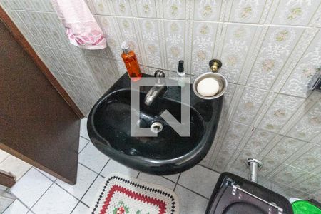 Casa à venda com 170m², 3 quartos e 3 vagas Casa à venda com 170m², 3 quartos e 3 vagasLavabo