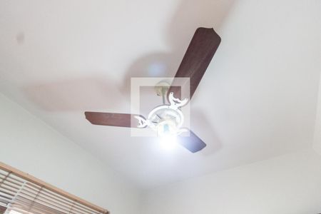 Casa à venda com 170m², 3 quartos e 3 vagas Casa à venda com 170m², 3 quartos e 3 vagasQuarto 2