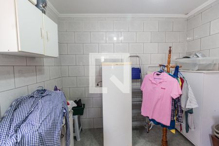 Casa à venda com 170m², 3 quartos e 3 vagas Casa à venda com 170m², 3 quartos e 3 vagasQuarto de serviço