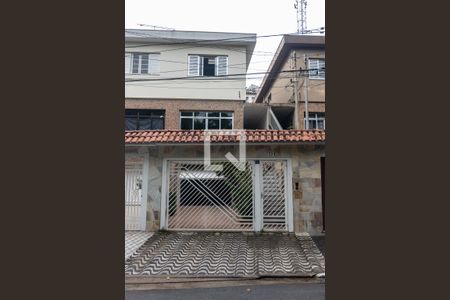 Casa à venda com 170m², 3 quartos e 3 vagas Casa à venda com 170m², 3 quartos e 3 vagasFachada