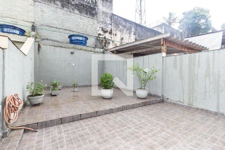 Casa à venda com 170m², 3 quartos e 3 vagas Casa à venda com 170m², 3 quartos e 3 vagasQuintal 2