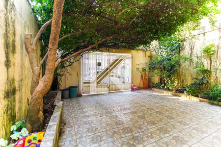 Casa à venda com 120m², 2 quartos e 2 vagas Casa à venda com 120m², 2 quartos e 2 vagasQuintal