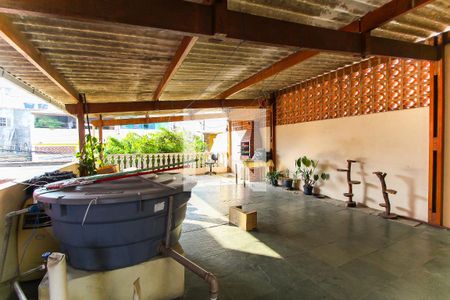 Casa à venda com 120m², 2 quartos e 2 vagas Casa à venda com 120m², 2 quartos e 2 vagasTerraço