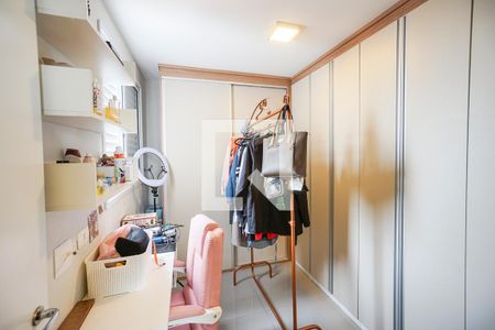 Apartamento à venda com 74m², 3 quartos e 2 vagasQuarto 02