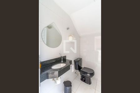 Casa à venda com 212m², 3 quartos e 6 vagas Casa à venda com 212m², 3 quartos e 6 vagasLavabo da Garagem