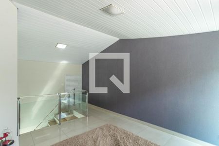 Casa à venda com 212m², 3 quartos e 6 vagas Casa à venda com 212m², 3 quartos e 6 vagasSótao