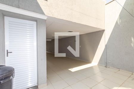 Casa à venda com 212m², 3 quartos e 6 vagas Casa à venda com 212m², 3 quartos e 6 vagasGaragem