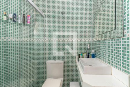 Casa à venda com 212m², 3 quartos e 6 vagas Casa à venda com 212m², 3 quartos e 6 vagasBanheiro da Suíte 2