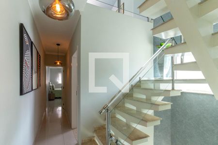 Casa à venda com 212m², 3 quartos e 6 vagas Casa à venda com 212m², 3 quartos e 6 vagasCorredor